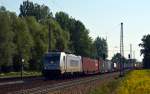 386 003 fuhr am 22.08.15 mit einem Containerzug aus dem Elbtal kommend durch Leipzig-Thekla Richtung Mockau.