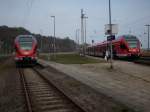 Flirttreffen am 22.April 2009 in Lietzow.Whrend der 429 029 nach der Ankunft aus Sassnitz auf Anschlureisende nach Sassnitz zurck wartet,kommt der 429 030 auf dem Nachbargleis von Binz und fhrt