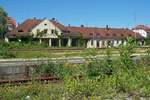 Vorher# - Am 28.06.2008 sieht es so aus, als ob Pflanzen die Herrschaft über das Gebäude des ehemaligen Bahnhofs von Lindau-Reutin übernehmen wollen.