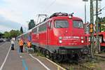 Am Morgen des 04.08.2017 stand BTEX 110 491-8 im Autozug-Terminal in Lörrach Gbf mit ihren Schlaf- und Liegewagen aus ihrem Autoreisezug und wird vom Zug- und Lokpersonal begutachtete.