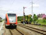 Im NOCH mit DR-Flair versehenen Bahnhof Lwenberg (Mark) trafen sich am 04.06.2012 zwei Welten, einerseits ein moderner 646 von DB Regio, anererseits ein antiquiarer Bahnsteig mit passendem Formsignal
