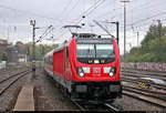 147 002-0 von DB Regio Baden-Württemberg als RB 1???? von Osterburken nach Stuttgart Hbf erreicht während eines Regenschauers den Bahnhof Ludwigsburg auf Gleis 4.
Aufgenommen am Ende des Bahnsteigs 4/5.
[26.9.2019 | 14:04 Uhr]