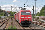 Autotransportzug mit 152 018-8 (Siemens ES64F) DB durchfährt den Bahnhof Ludwigsburg auf Gleis 4 Richtung Kornwestheim.
Aufgenommen am Ende des Bahnsteigs 4/5.
[28.7.2020 | 15:23 Uhr]