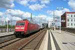101 125-3 mit dem  Russenzug  von Moskau Belorusskaja nach Paris am Nachmittag des 24.05.14 in Ludwigshafen (Rhein) Mitte.