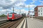 425 230-0 als S1 nach Germersheim am Nachmittag des 24.05.14 bei der Einfahrt in Ludwigshafen (Rhein) Mitte.