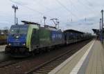 EU 43-002 von der PKP-Cargo kommt hier am 02.05.2010 mit einem Autizug durch Lbbenau/Spreewald gefahren. Nach kurzem Halt ging es weiter in Richtugn Cottbus.