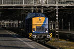 D-NRS 203 107-8 (V 100 005) rangierte am 01.12.2025 durch den Lübecker Hbf (AL).