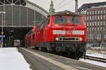 D-DB 218 438-0 zog am 16.02.2026 ihren RE 2 (RE 56859) von Lübeck Hbf (AL) nach Bad Keinen (WK). Hier bei der Ausfahrt aus dem Lübecker Hbf (AL).