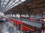 Regionalexpress nach Hamburg Hbf kurz vor der Abfahrt am Tage der Fahrzeugausstellung im Lbecker Hauptbahnhof am 13.12.08.