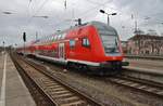 Von 112 164 geführt, fährt die RB40 (RB16419) von Braunschweig Hauptbahnhof nach Burg(Magdeburg) am 7.4.2017 aus dem Magdeburger Hauptbahnhof aus.