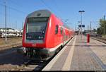 DABpbzfa mit Schublok 146 027 der Elbe-Saale-Bahn (DB Regio Südost) als RE 16315 (RE30) nach Halle(Saale)Hbf steht in seinem Startbahnhof Magdeburg Hbf auf Gleis 9.
[7.8.2018 | 9:26 Uhr]