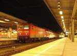 143 273-1 mit der Regionalbahn nach Halle auf Gleis 4 in Magdeburg Hbf. Leider hat der Tf schon bei der Einfahrt in den Bahnhof die Lichter umgestellt, so blieb nur dieses Bild. Fotografiert am 02.09.2009.