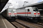 146 568-1 trifft mit IC2035 von Norddeich nach Leipzig Hauptbahnhof am 1.8.2016 im Magdeburger Hauptbahnhof auf 146 574-9, welche mit dem IC2430 von Leipzig Hauptbahnhof nach Emden Hauptbahnhof unterwegs ist.