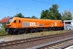 BBL Logistik Stadler Euro9000 2019 312-8 steht mit G�terwagen in Maintal Ost abgestellt am 25.07.26