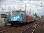 DB Regio Bayern 146 246-4 alias Traxxl (Bahnland Bayern Werbung) mit RE in Maintal Ost am 15.03.16 Von Bahnsteig aus fotografiert