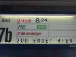 Jetzt kommt der RE von Frankfurt pltzlich um 8:24 an und nicht um 15:24. Ein Zugzielfalschanzeiger. Aufnahme in Mannheim Hbf.