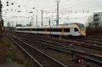 Der Eurobahnzug ET 7.06 verlässt den Mönchengladbacher Hbf in Richtung Viersen. Samstag 21.12.2013