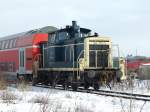 Baureihe 364 : 364 776 rangiert am 04.01.11 in Mhldorf
