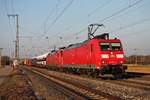 Am Nachmittag des 28.02.2019 fuhr 185 093-2 zusammen mit der Wagenlok 152 092-3 und einem gemischten Güterzug (Mannheim Rbf - Basel Bad Rbf) durch die Überholgleise vom Bahnhof Müllheim