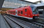 440 527-0 und 440 514-8 stehen am 15.8.2017 als RE57102 nach Ulm Hauptbahnhof zusammen mit 440 508-0 als RE57304 nach Treuchtlingen im Münchener Hauptbahnhof.
