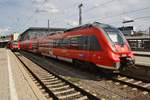 2442 230-5 wartet am 15.8.2017 als RB39539 nach Garmisch-Partenkirchen im Münchener Hauptbahnhof auf Abfahrt. 