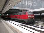 Eine der wenigen Leistungen im Fernverkehr in Bayern, die mit Dieselloks gefahren werden, ist der EC München-Zürich.