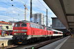 218 497 und 218 498 sind am 4. März 2019 die Zugloks von EC 194 nach Zürich HB. Das Bild zeigt den Zug einige Minuten vor Abfahrt in München Hbf.
