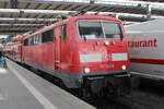 111 123 hat am 17.4.2022 um 17:07 Uhr ausfahrt als RE 1 nach Ingolstadt HBF auf Gleis 24