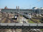 Blick auf das Gleisvorfeld des HBF Mnchen mit ausfahrendem IC, Dispolok (fotografiert von der Hackerbrcke Anfang 2007)