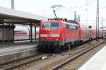 111 107 schiebt einen RE nach Nrnberg.Mnchen(Hbf.)13.05.2012.