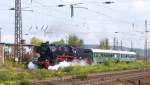 DR 52 8154-8 mit einem Sonderzug des Eisenbahnmuseums  Bayerischer Bahnhof zu Leipzig e.V.  von Leipzig-Plagwitz ber Jena zurck nach Leipzig, bei der Ausfahrt in Naumburg (Saale) Hbf; 07.10.2007