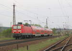 DB 143 056-0 mit der RB 26517 von Halle (S) Hbf nach Großheringen, am 29.04.2010 bei der Ausfahrt in Naumburg (S) Hbf. 