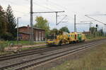 Lasch Gleis- und Tiefbau Plasser & Theurer SSP 110 SW + Unimat 09-475/4S, am 05.09.2023 auf Gleis 4 in Neudietendorf.