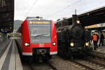 Ein internationales Generationentreffen konnte am 03.10.2022 in Neustadt(Weinstr)Hbf festgehalten werden. Die ehemalige österreichische Dampflok 93.1378 (378.78) vom Kuckucksbähnel steht mit einem Dampfsonderzug nach Bad Dürkheim bereit, während daneben 425 122-9 als S2 nach Mosbach(Baden) steht.