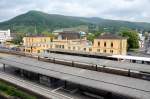 Blick von der Bahnsteigseite auf den Hbf von Neustadt/Weinstrasse.