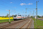F�nf Minuten nach einem versp�teten IC folgt im Bahnhof Niemberg die p�nktliche 147 557-3.
Beobachtet vom Ende des Bahnsteigs 2.

🧰 DB Fernverkehr
🚝 IC 2235 (Linie 57) Rostock Hbf–Leipzig Hbf
🕓 6.5.2025 | 11:49 Uhr