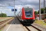 DBpbzfa mit 146 102-9 DB steht abgestellt im Bahnhof Norddeich auf Gleis 1 und wartet auf seine Abfahrt in Norddeich Mole als RE 4431 (RE1) nach Hannover Hbf. [28.7.2017 - 15:43 Uhr]