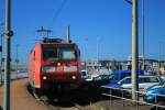 146131-8 mit Doppelstockwaggons bei der Ausfahrt aus Norddeich-Mole am 26.07.2012 um 16.46 Uhr nach Hannover