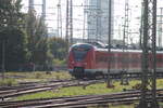 Eine Grinsekatze der S-Bahn Nürnberg mit der Nummer 1440 043/543 fährt als Rangierfahrt in den Nürnberger HBF mit dem Zugziel  Nicht Einsteigen  ein.