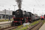Bevor es zum Modellbauwochende ins DB Museum N�rnberg ging, konnte ich noch die 01 180 mit ihrem Zug zur Schiefen Ebene bei der Ausfahrt aus dem N�rnberger Hauptbahnhof fotografieren.