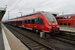 442 773-8 steht am 28.12.2017 als RE4986 nach Jena Saalbahnhof zusammen mit 442 807-4  Markt Ebensfeld  als RE4986 nach Bamberg im Nürnberger Hauptbahnhof bereit.