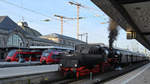 Die Dampflokomotive 52 8195-1 und die Triebzüge 442 717 & 442 767 der DB regio waren Anfang Juni 2019 am Hauptbahnhof Nürnberg zu sehen.