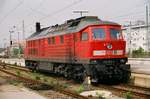 29.April 2004, Nürnberg Hbf, Lok DB 232 003 wartet auf die nächste Leistung.