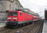 143 894-4 steht am 20. Februar 2013 mit einer S2 nach Roth auf Gleis 1 im Nrnberger Hbf.