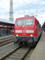 111 075 steht hier mit dem RE nach Stuttgart Hbf im Nrnberger Hbf am 18.08.2013.