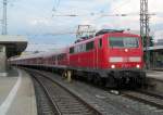 Die ehemalige Meridian 111 021-2 mit RE nach Stuttgart Hbf am 26. April 2014 im Nürnberger Hbf.