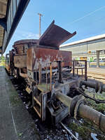 Dieser in der Stahlindustrie verwendete Schlackewagen war Ende September 2025 am Hauptbahnhof in Oberhausen zu sehen.