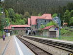 Bahnhof Oberhof,mit dem Bahnhofsgebäude,am 27.Mai 2020.