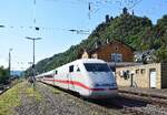 401 052 Hanau f�hrt durch Oberwesel in Richtung Koblenz.

Oberwesel 20.06.2026