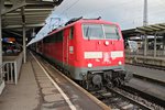Am 02.02.2015 stand 111 058 vom BW Dortmund im Bahnhof von Offenburg mit einer RB (Offenburg - Basel Bad Bf) und wartet auf die Ausfahrt.
